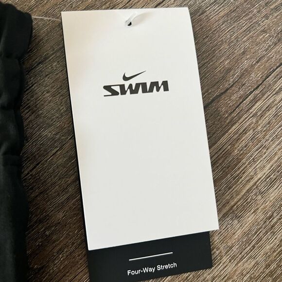 Nike Swim Breaker Essential Women's Volley Cover-Up Short-Size XL - Picture 3 of 8